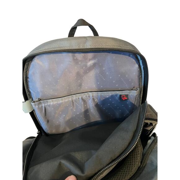 Perry Ellis Padded Computer Backpack - Picture 5 of 6